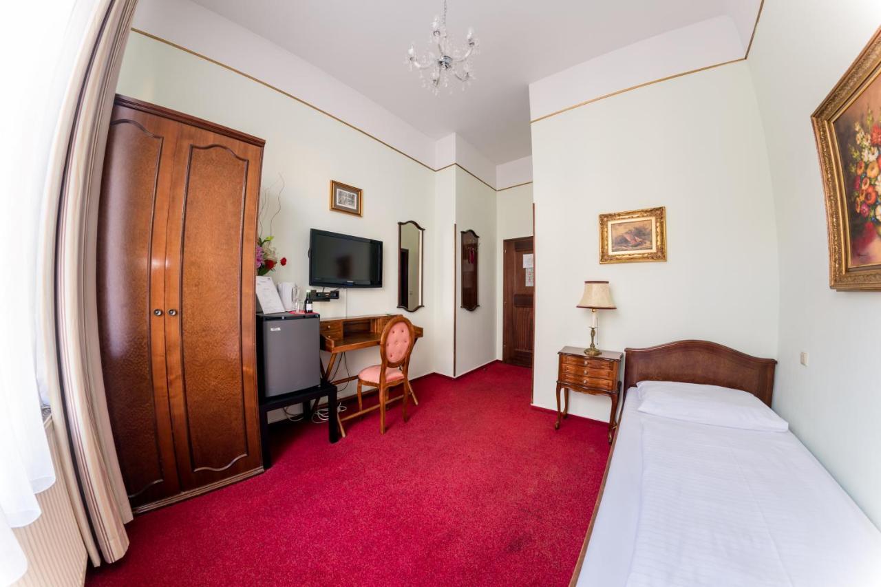 Hotel-Pension Dormium Wina Bagian luar foto